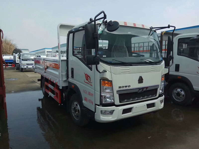 重汽豪沃4.1米(藍(lán)牌)氣瓶車