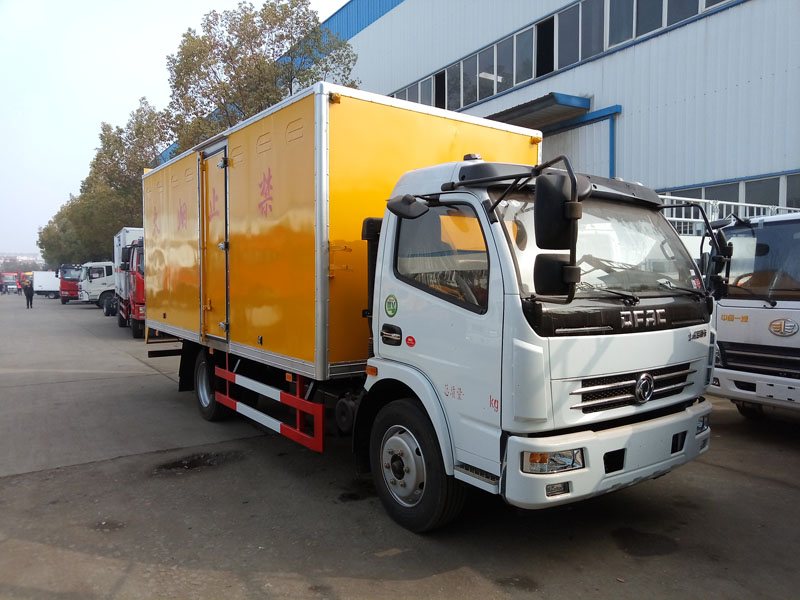 多利卡5.1米(6.7噸)毒性感染性廂式車(chē)