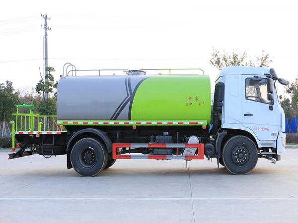 12噸國(guó)六東風(fēng)D3L 灑水車(chē)