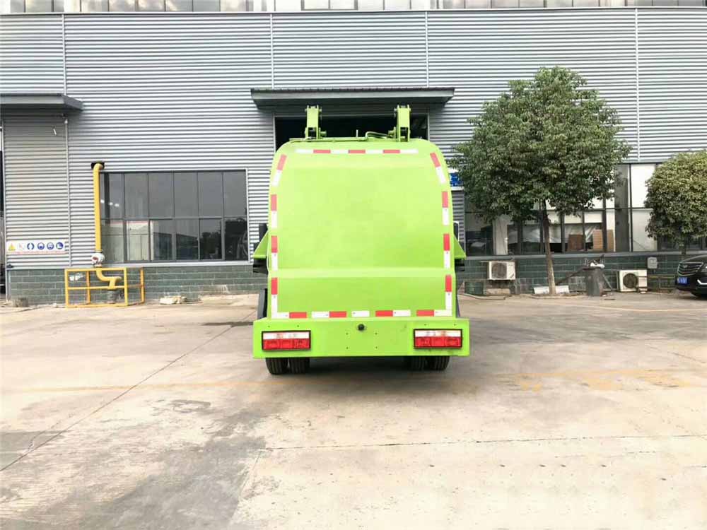 國(guó)六6方東風(fēng)D6 餐廚垃圾車(chē)