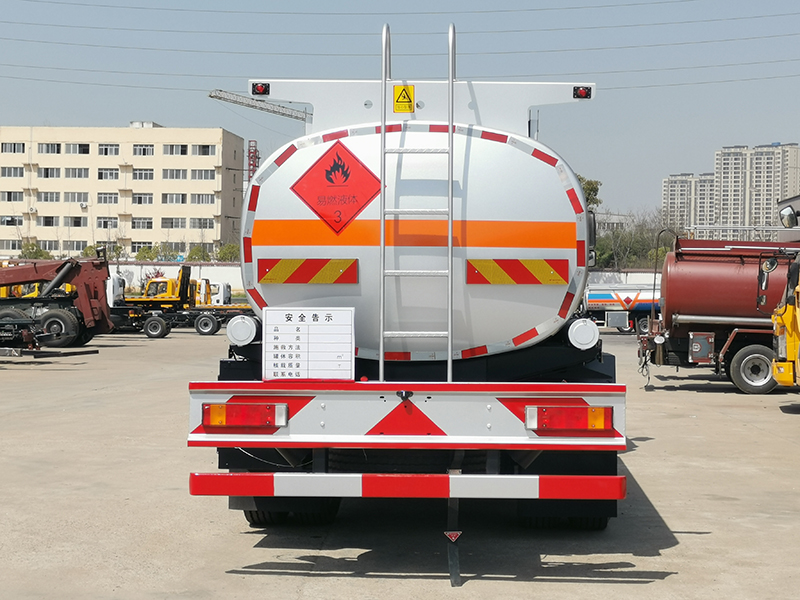 東風(fēng)錦程10噸運(yùn)油車