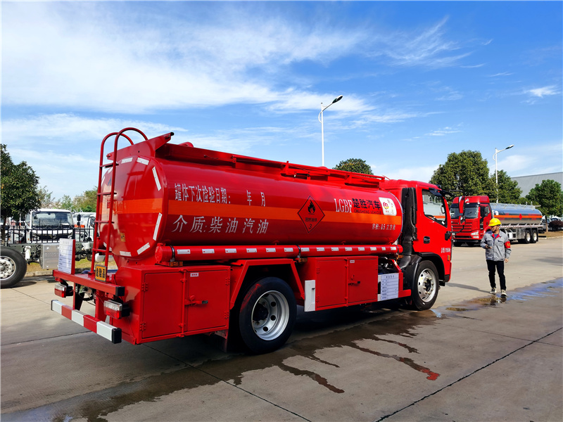 消防隊專用國六東風(fēng)8噸油罐車